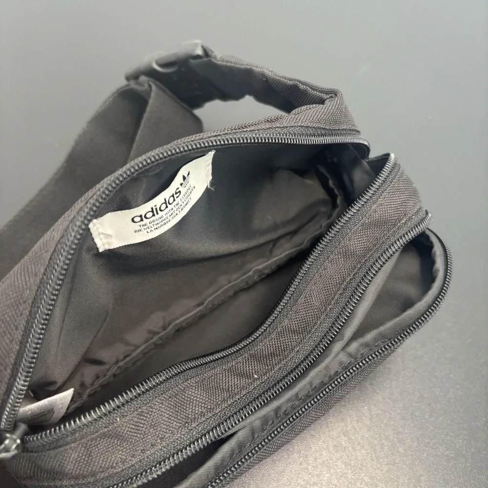 Adidas‎ Original Fanny Pack Sport 3 Stripes Black White Adjustable Zipper Bag